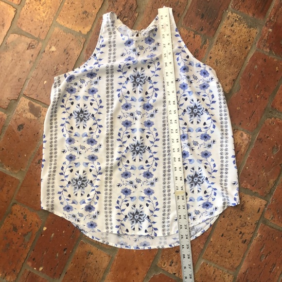 Old Navy shirt - Picture 6 of 8